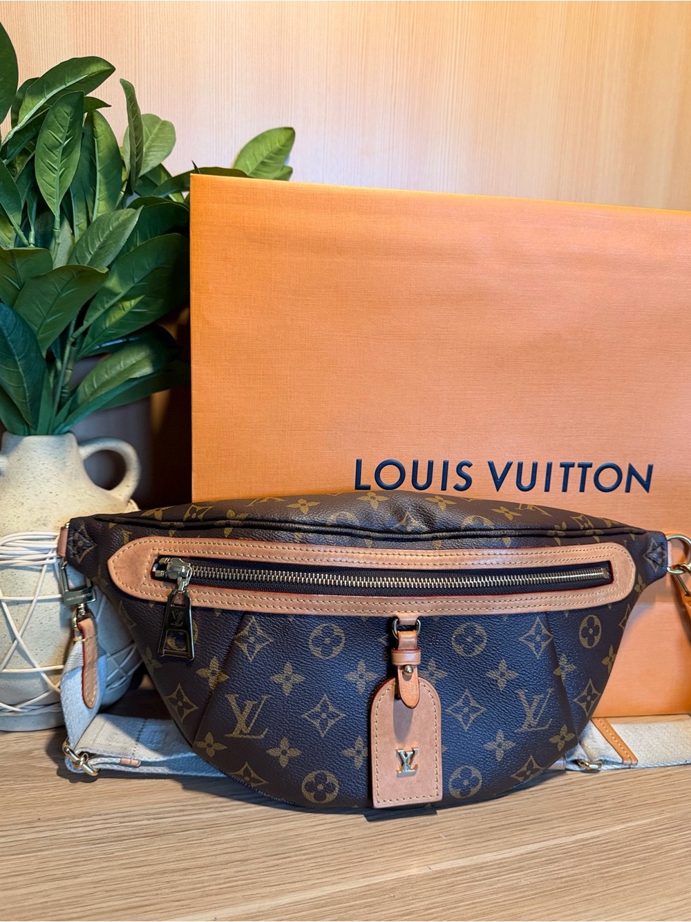 Louis Vuitton High Rise Monogram Bumbag M46784 Full Set + Receipt - Picture 3 of 9